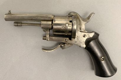 Adorable small Belgian revolver system Lefaucheux...