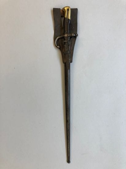 Baïonnette règlementaire française pour fusil...