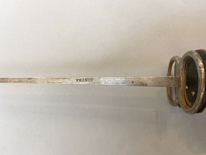 Ensemble d'armes blanches comprenant : 
-...