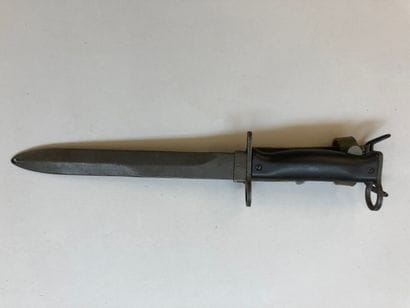 Baïonnette règlementaire française de fusil...