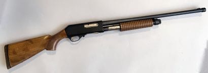 Fusil à pompe Fabarm calibre 12. Arme n°649052....