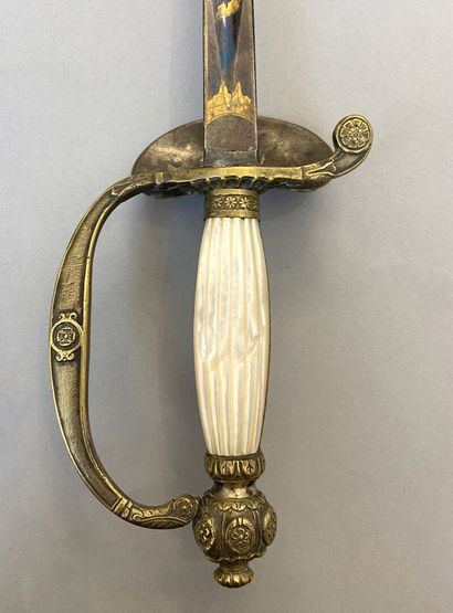 Lot of three swords of company : 
- a sword...