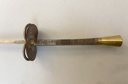 Ensemble d'armes blanches comprenant : 
-...