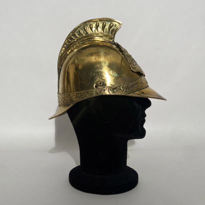 Hull of helmet of fireman bomb in brass crest...