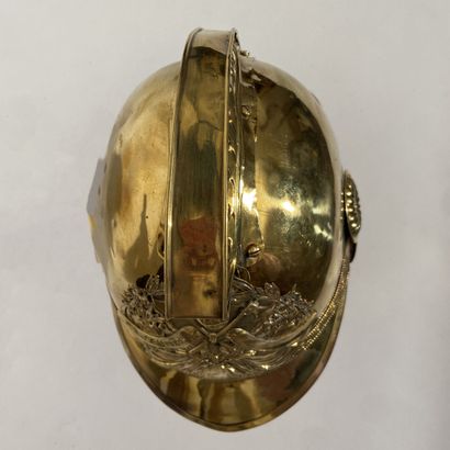 Hull of helmet of fireman bomb in brass crest...