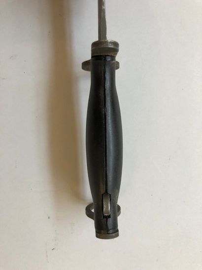 Baïonnette règlementaire française de fusil...