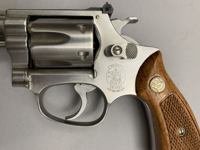 Revolver Smith & Wesson modèle 63 dans sa...