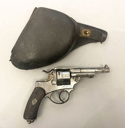 Revolver réglementaire français modèle 1873...