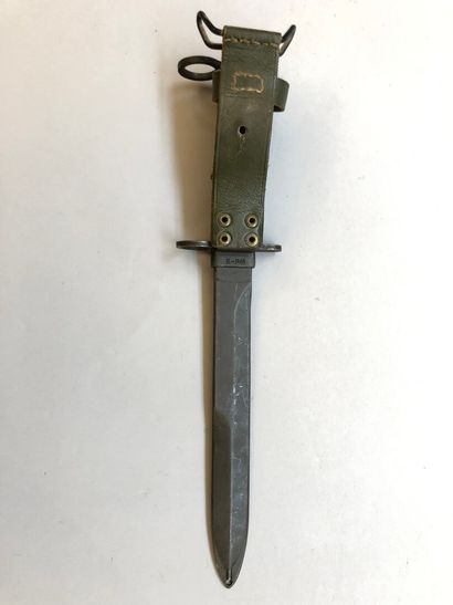 Baïonnette règlementaire française de fusil...