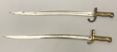 Lot de deux baïonnettes Chassepot infanterie...