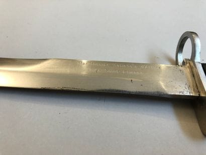 Baïonnette règlementaire française de fusil...