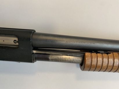 Fusil à pompe Fabarm calibre 12. Arme n°649052....