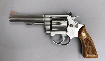 Revolver Smith & Wesson modèle 63 dans sa...