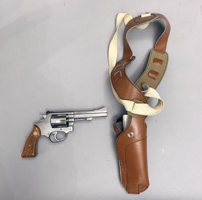 Revolver Smith & Wesson modèle 63 dans sa...