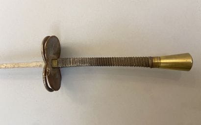 Ensemble d'armes blanches comprenant : 
-...