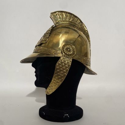 Hull of helmet of fireman bomb in brass crest...