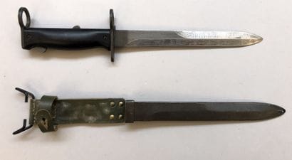 Baïonnette règlementaire française de fusil...
