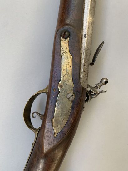 Single shot flintlock shotgun. Long octagonal...