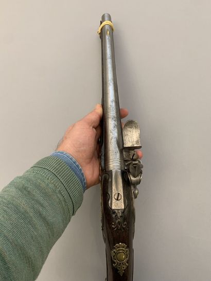 Large pommel gun (510mm long). Round barrel...