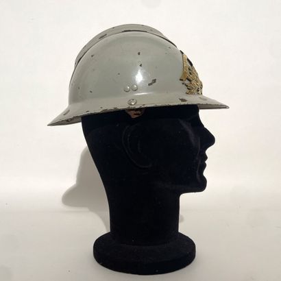 Interesting Adrian helmet type 1926 painted...