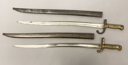 Lot de deux baïonnettes Chassepot infanterie...