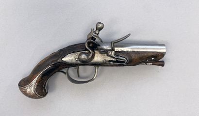Small pistol of gousset or of voyage assembled...