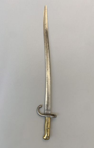 Ensemble d'armes blanches comprenant : 
-...