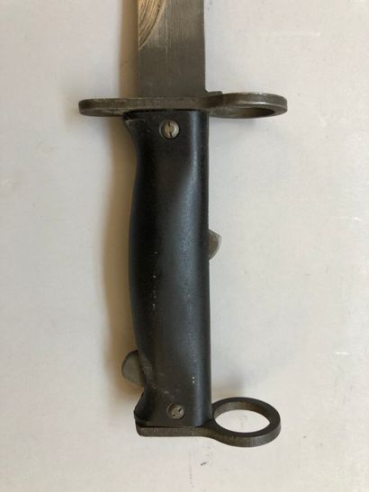 Baïonnette règlementaire française de fusil...
