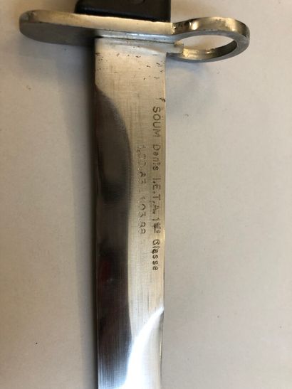 Baïonnette règlementaire française de fusil...