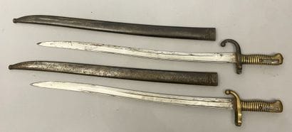 Lot de deux baïonnettes Chassepot infanterie...