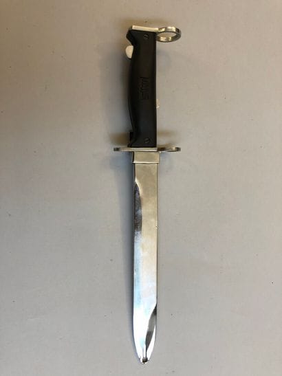 Baïonnette règlementaire française de fusil...