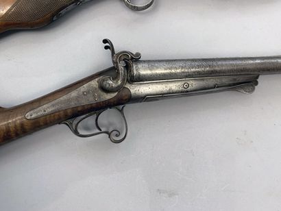 Lot including: 
- a small garden rifle with...