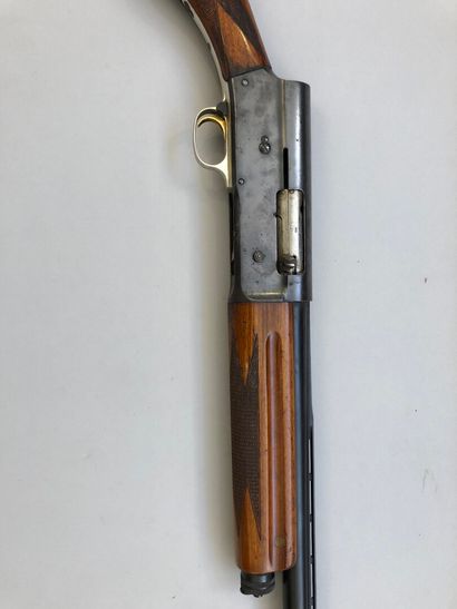 Fusil semi-automatique Browning auto-5 calibre...