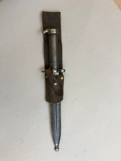 Lot de deux baïonnettes suédoises Mauser...