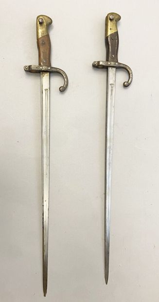 Lot de deux baïonnettes Gras infanterie modèle...