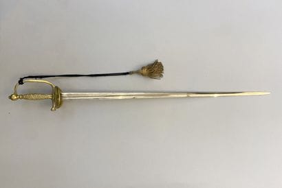 Epée à clavier d'officier de justice militaire...