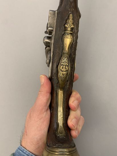 Large pommel gun (510mm long). Round barrel...