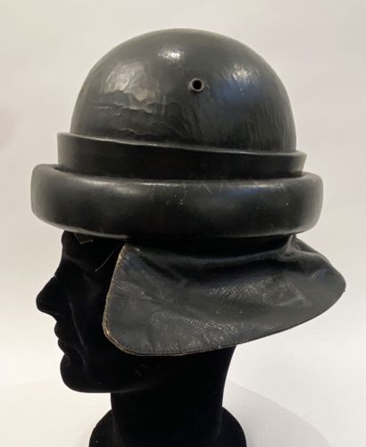 Leather helmet of Italian tanker World War...