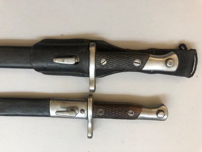 Lot de deux baïonnettes Mauser espagnoles...