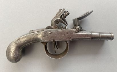 Nice flintlock pocket pistol with two tabletop...