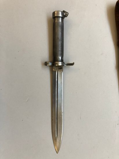 Lot de deux baïonnettes suédoises Mauser...