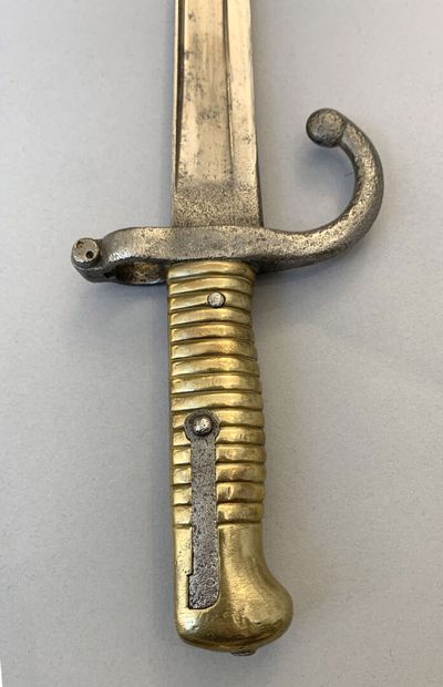 Ensemble d'armes blanches comprenant : 
-...