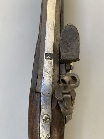 Single shot flintlock shotgun. Long octagonal...