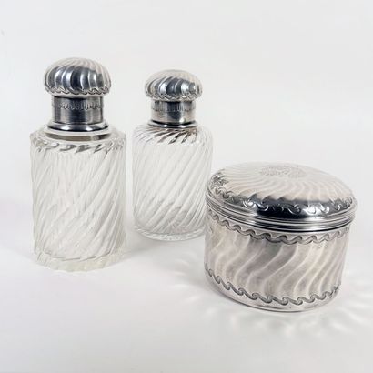 BOINTABURET
Nécessaire de toilette en argent...