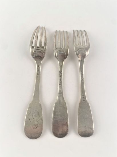 Dix fourchettes en argent dépareillées.,...