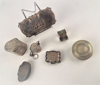 Ensemble d'objets en argent comprenant une...