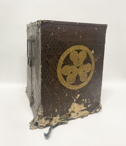 Bitzu (coffre à armure japonaise) en tressage...