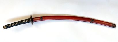Joli katana. Lame courbe (Koshizori) étroite...