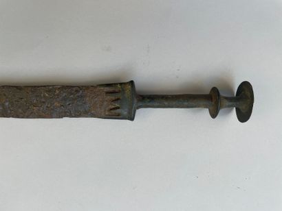 Epée de fouille (Moyen-Orient). Lame droite...