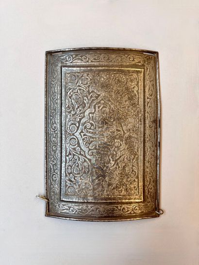 Plates d'armure indo-Persane en fer battu...